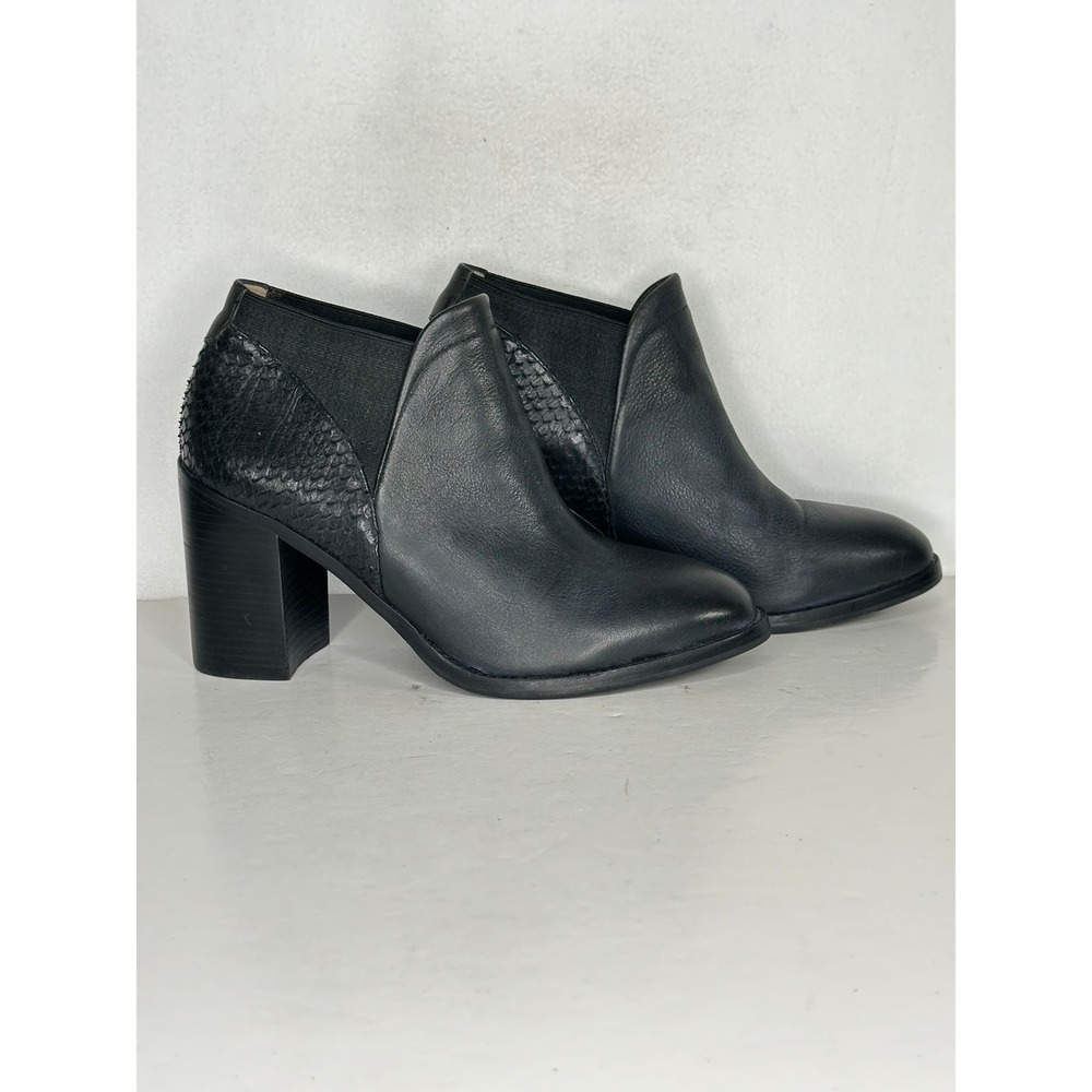 Johnston & Murphy Black Leather Snakeskin Embossed Block Heel Ankle Boots 9.5M